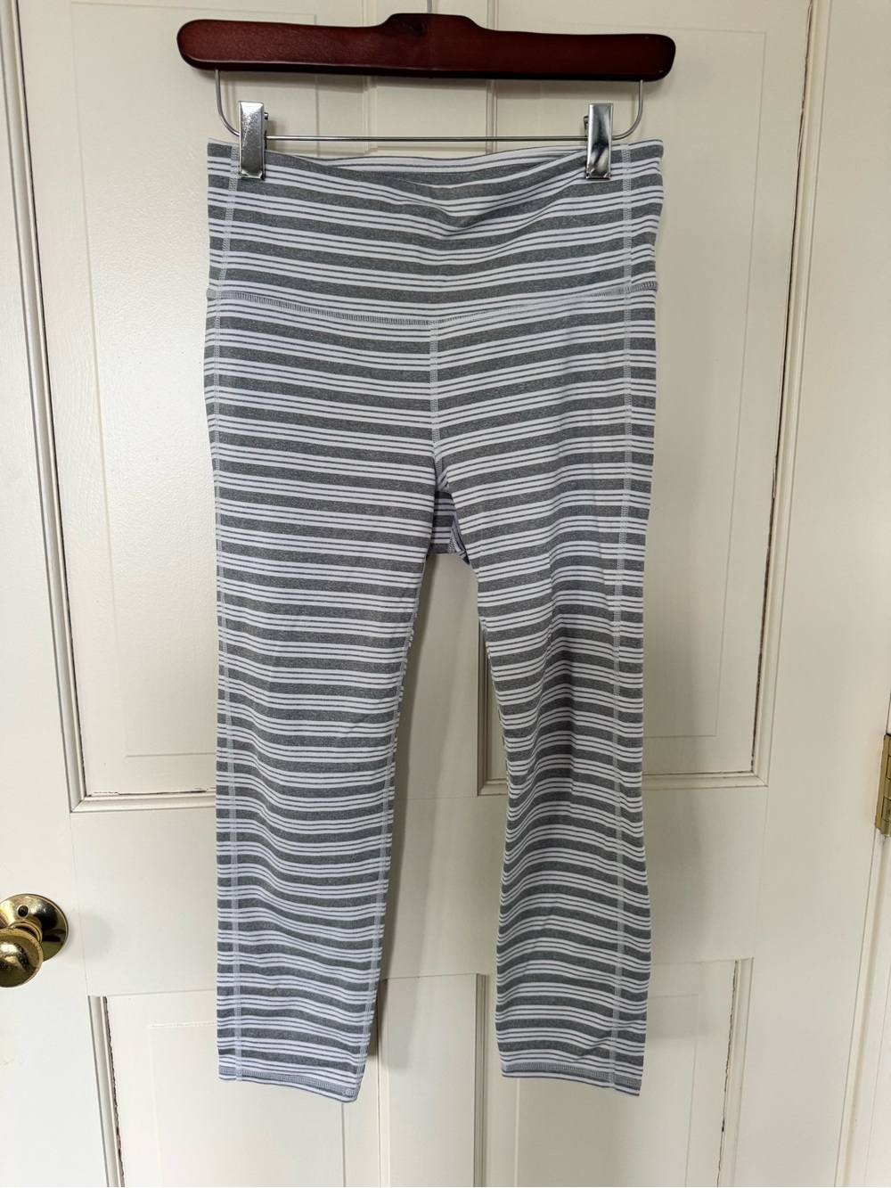 Athleta Striped Cropped Leggings, size Small